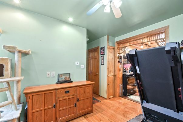 Fitness Equipment, Interior, Recessed Lighting, Wood Texture Flooring