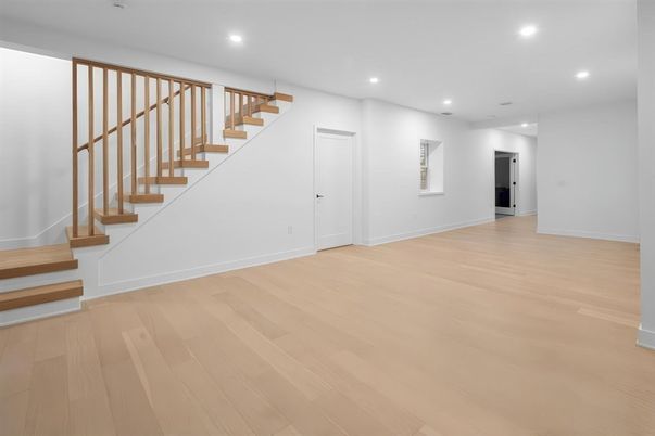 Empty room, Interior, Recessed Lighting, Wood Texture Flooring