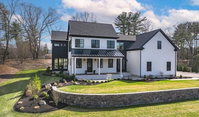 Backyard, Exterior, Facade, Farmhouse