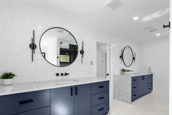 Bathroom, Dual Sink Vanities, Interior, Recessed Lighting