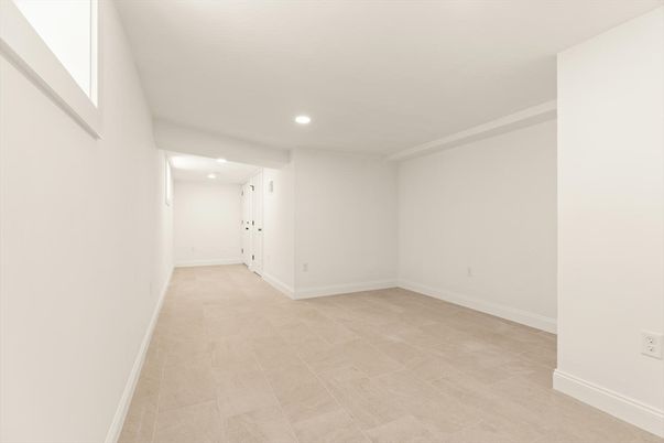 Empty room, Interior, Recessed Lighting