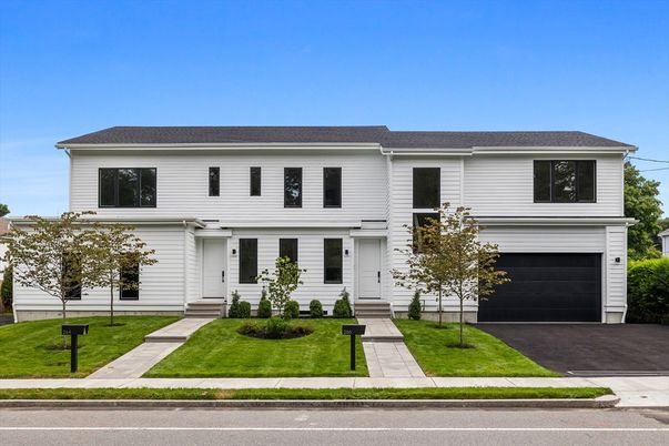 Attached, Exterior, Facade, Raised Ranch