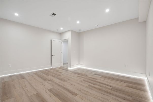 Empty room, Interior, Recessed Lighting, Wood Texture Flooring