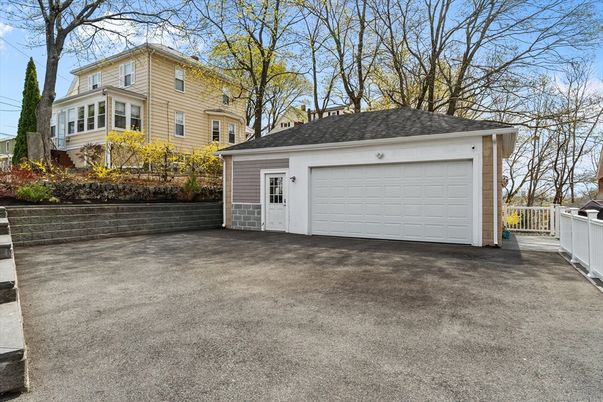 Detached Garage, Exterior