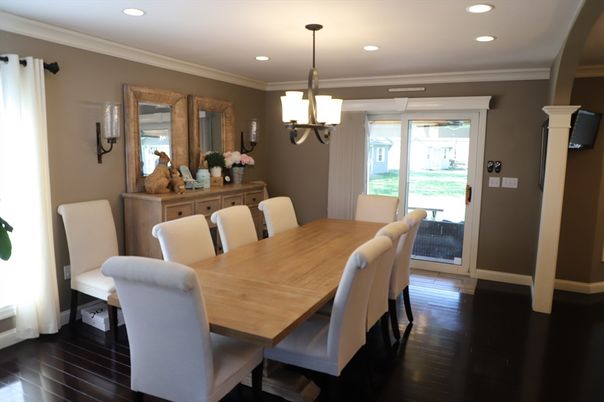 Chandelier, Dining room, Interior, Recessed Lighting, Wood Texture Flooring