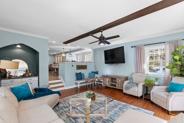 Interior, Kitchen, Living room, Pendant Lights, Recessed Lighting, Wooden Beams, Wood Texture Flooring