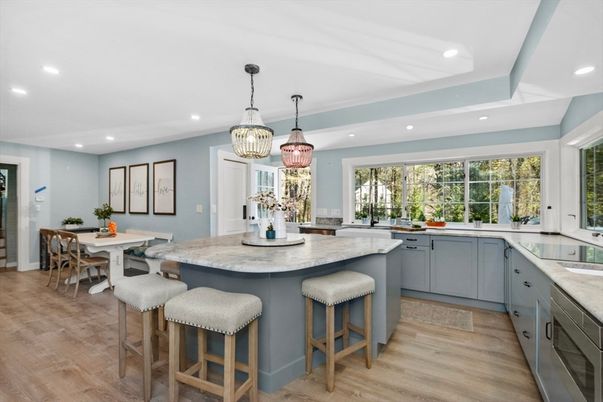 Chandelier, Dining room, Interior, Kitchen, Pendant Lights, Recessed Lighting, Wood Texture Flooring