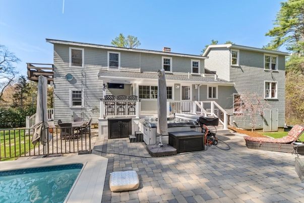 Exterior, Hot Tub, Pool