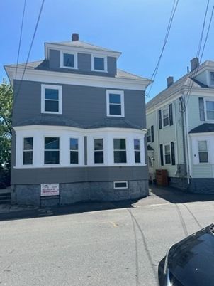 Exterior, Facade, American Foursquare