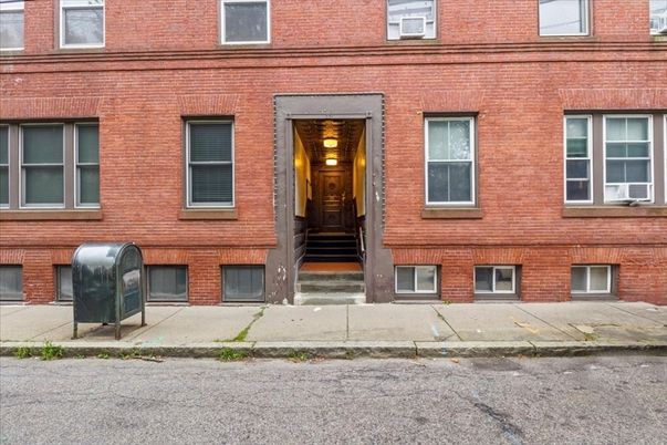 Exterior, Facade, Brick Facade, Rowhouse