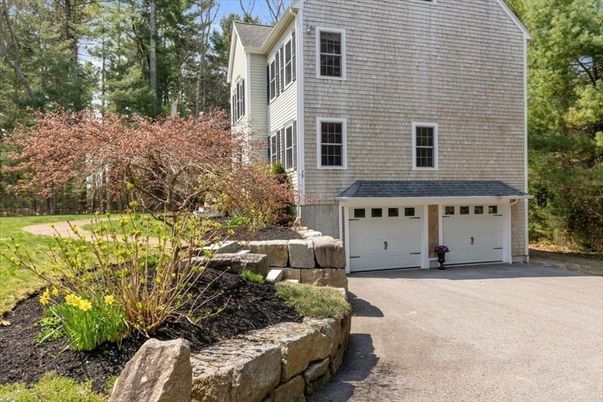 Detached Garage, Exterior