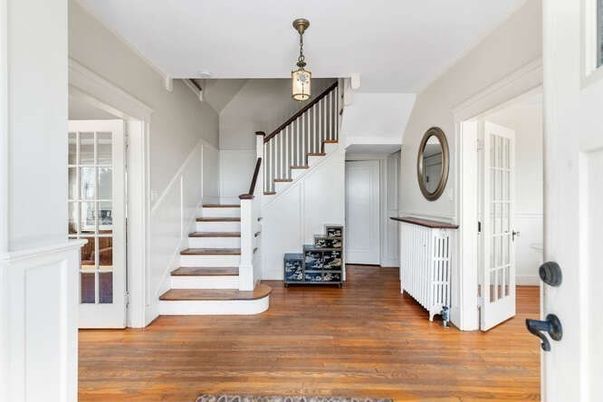 Interior, Pendant Lights, Wood Texture Flooring