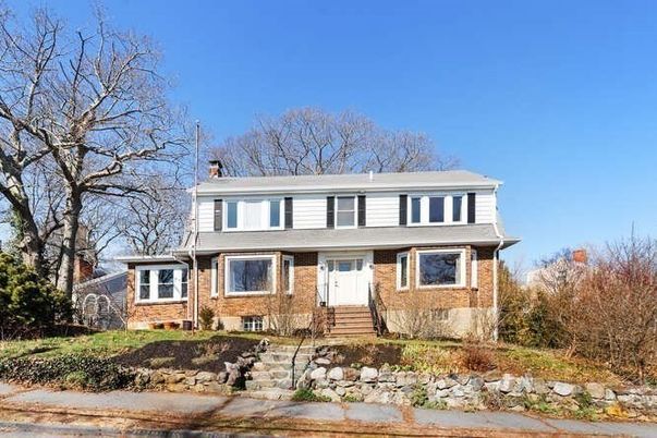 Exterior, Facade, Brick Facade, American Foursquare