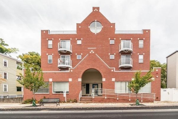 Exterior, Facade, Brick Facade, Rowhouse