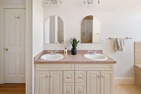 Bathroom, Dual Sink Vanities, Interior