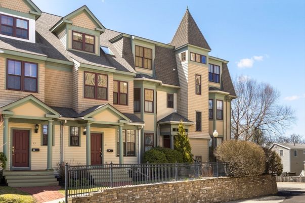 Exterior, Facade, Queen Anne Victorian
