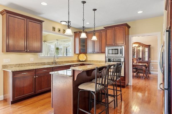 Dining room, Interior, Kitchen, Pendant Lights, Recessed Lighting, Wood Texture Flooring