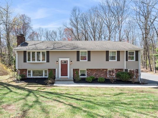 Exterior, Facade, Brick Facade, Raised Ranch