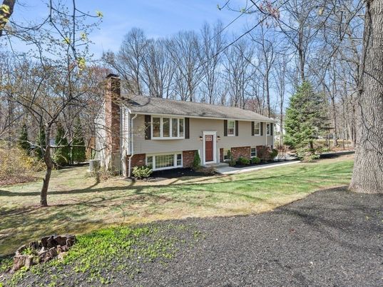 Backyard, Exterior, Facade, Raised Ranch