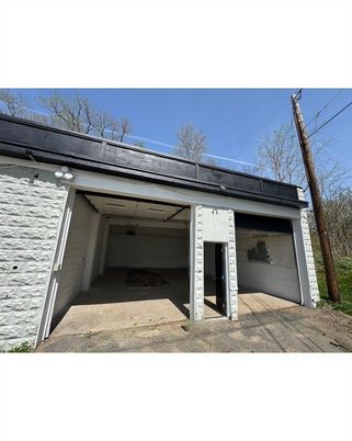 Detached Garage, Exterior