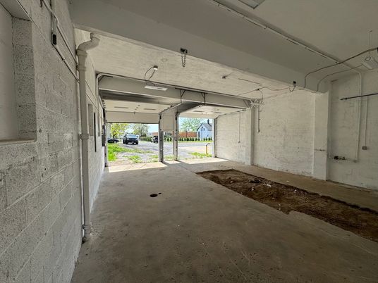 Garage, Interior, Stone Walls