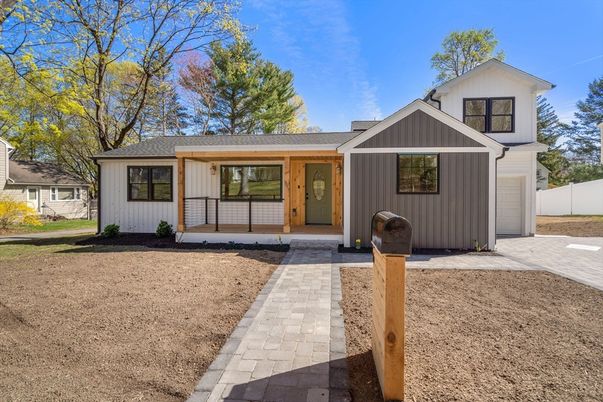 Attached, Exterior, Facade, Farmhouse