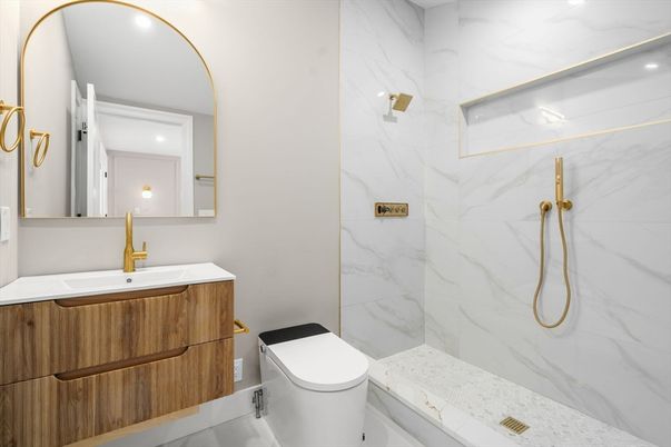 Bathroom, Interior, Marble Walls, Recessed Lighting