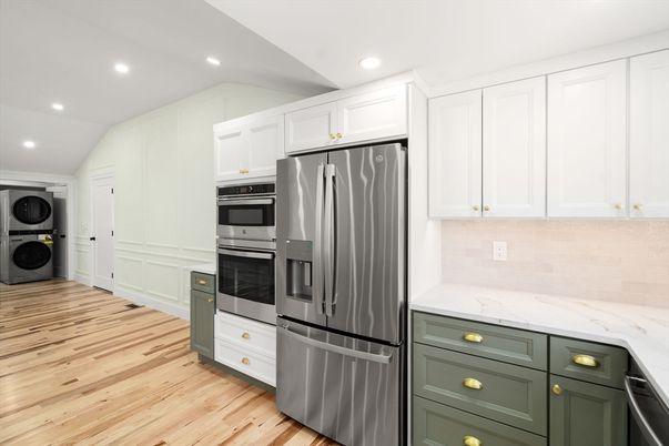 Interior, Kitchen, Recessed Lighting, Stainless Steel Appliances, Washer, Wood Texture Flooring