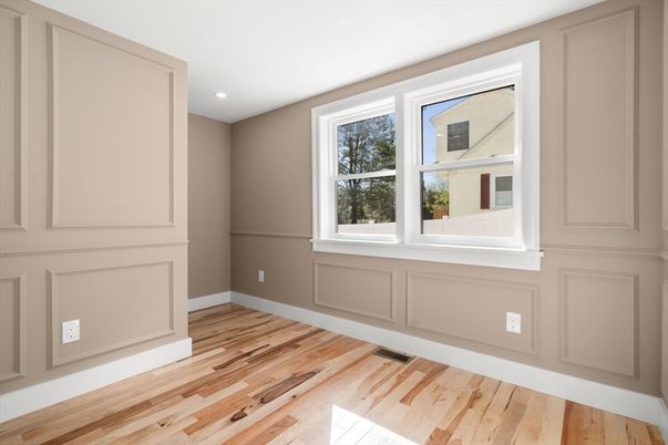 Empty room, Interior, Recessed Lighting, Wood Texture Flooring