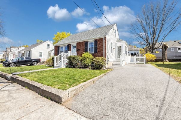 Exterior, Facade, Brick Facade, Cape Cod