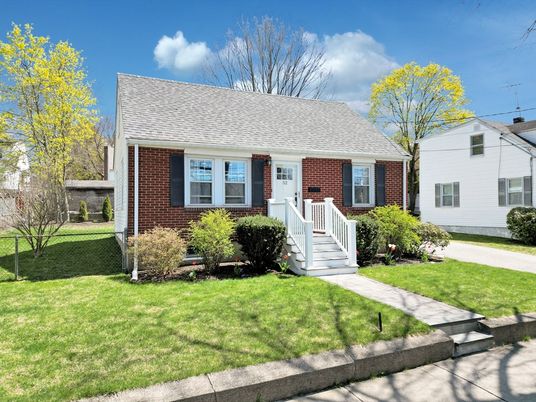 Exterior, Facade, Brick Facade, Cape Cod