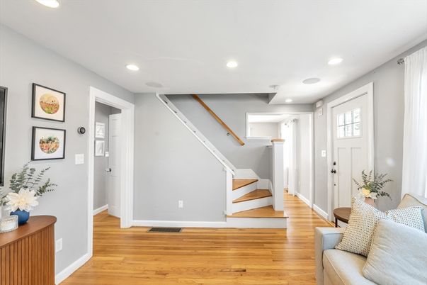 Interior, Recessed Lighting, Wood Texture Flooring