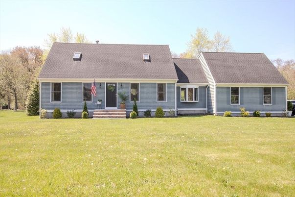 Backyard, Exterior, Facade, Cape Cod