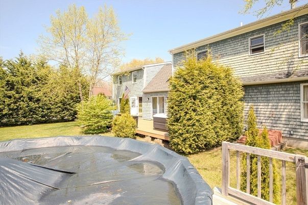 Exterior, Hot Tub