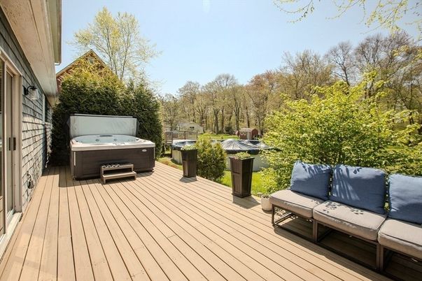Exterior, Hot Tub