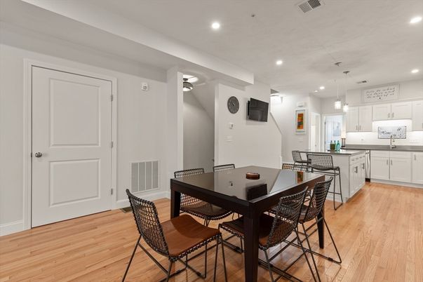 Dining room, Interior, Kitchen, Pendant Lights, Recessed Lighting, Wood Texture Flooring