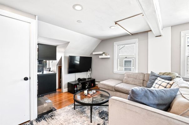 Interior, Living room, Recessed Lighting, Wood Texture Flooring