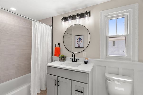 Bathroom, Interior, Recessed Lighting
