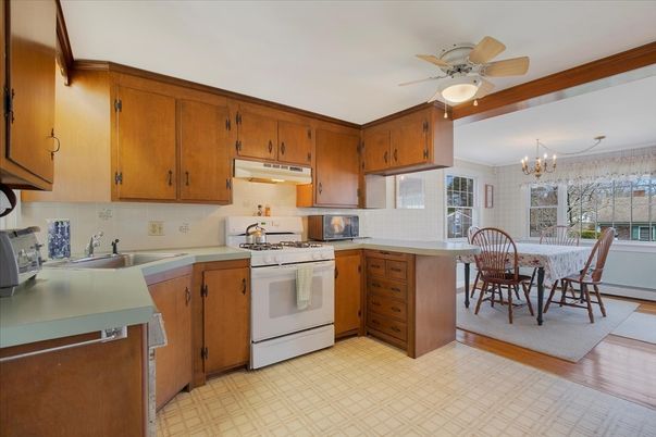 Chandelier, Dining room, Interior, Kitchen, Wood Texture Flooring