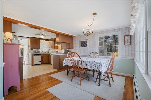Chandelier, Dining room, Interior, Kitchen, Wood Texture Flooring