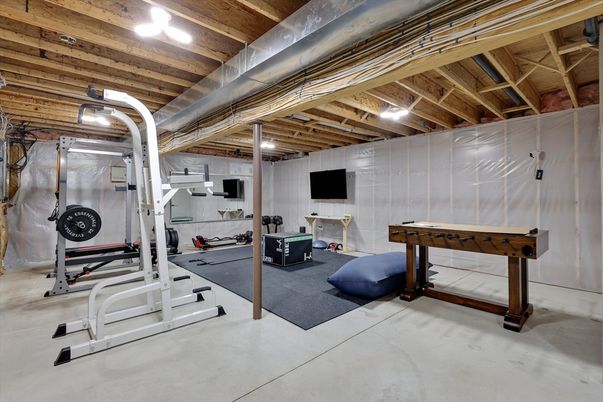 Fitness Equipment, Interior, Wooden Beams, Wooden Ceilings