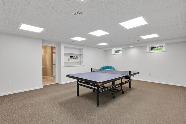 Game Room, Interior, Recessed Lighting