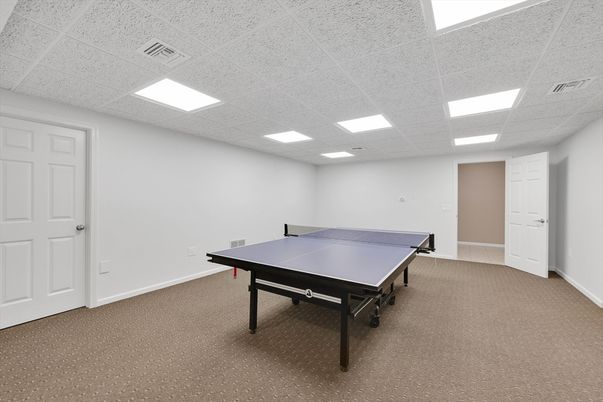 Game Room, Interior, Recessed Lighting