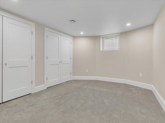 Empty room, Interior, Recessed Lighting