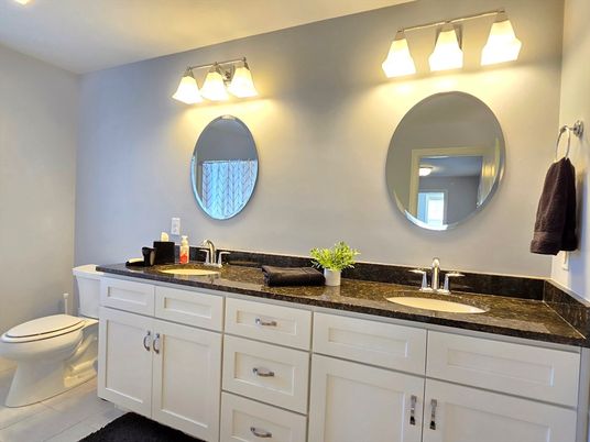 Bathroom, Dual Sink Vanities, Interior