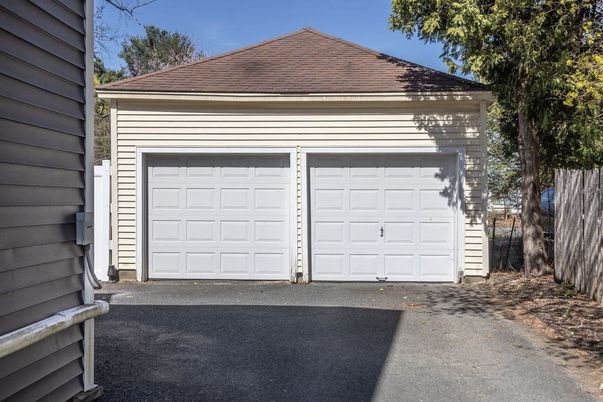 Detached Garage, Exterior