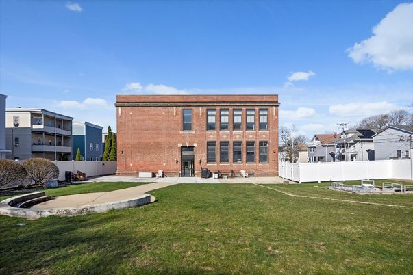 Backyard, Exterior, Facade, Brick Facade, Modern
