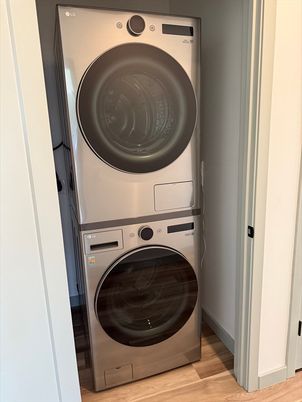 Interior, Utility Closets, Washer, Wood Texture Flooring