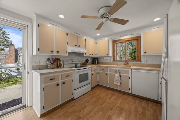 Interior, Kitchen, Recessed Lighting, Wood Texture Flooring
