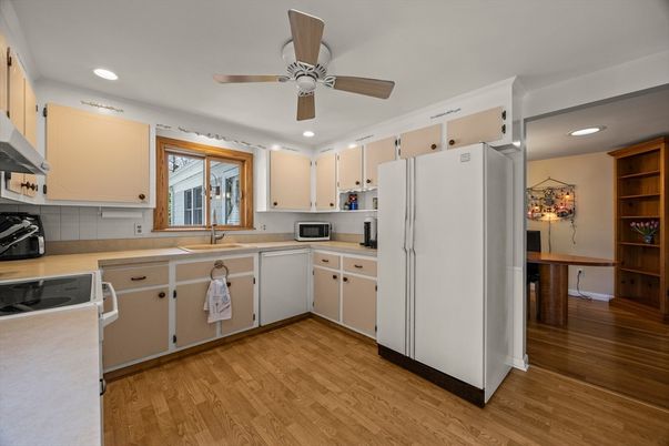 Interior, Kitchen, Recessed Lighting, Wood Texture Flooring